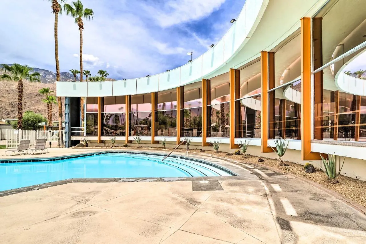 Mid-Century Palm Springs Bungalow With Patio! United States