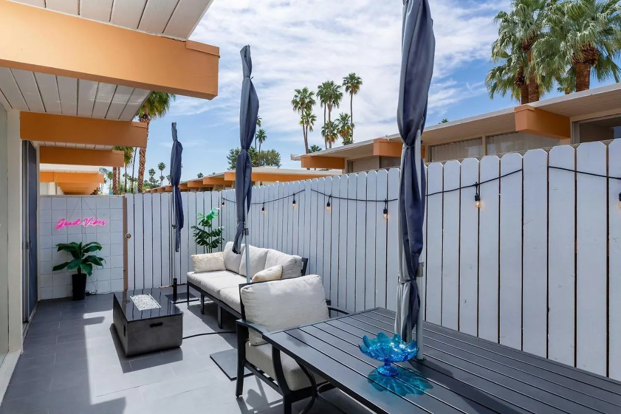Apartment Mid-Century Palm Springs Bungalow With Patio! United States