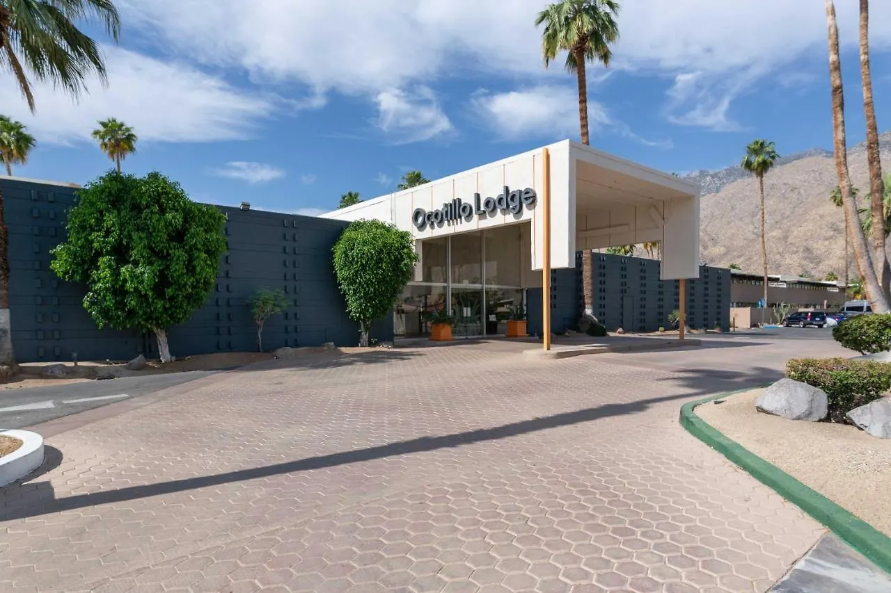 Mid-Century Palm Springs Bungalow With Patio! location